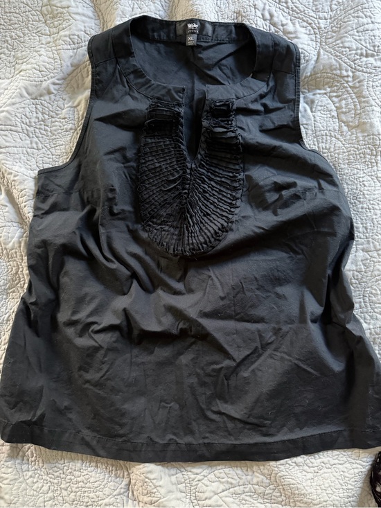 Mossimo Supply Co. Tops - Goth Mossimo sleeveless top size XL.  Whismigoth, dark academia, grunge